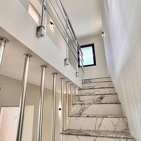 Aquamarine House Villa *